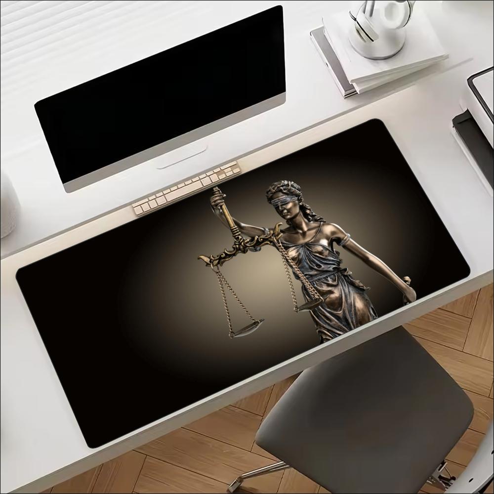 بساط مكتب كبير بتصميم تمثال ال - مراجعة Desk Setup With Laptop وسعره