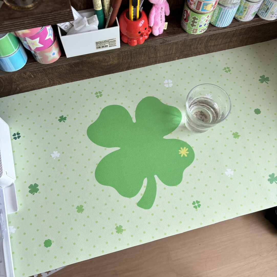 أربع أوراق البرسيم حماية العين - مراجعة Desk Pad Leather Large وسعره